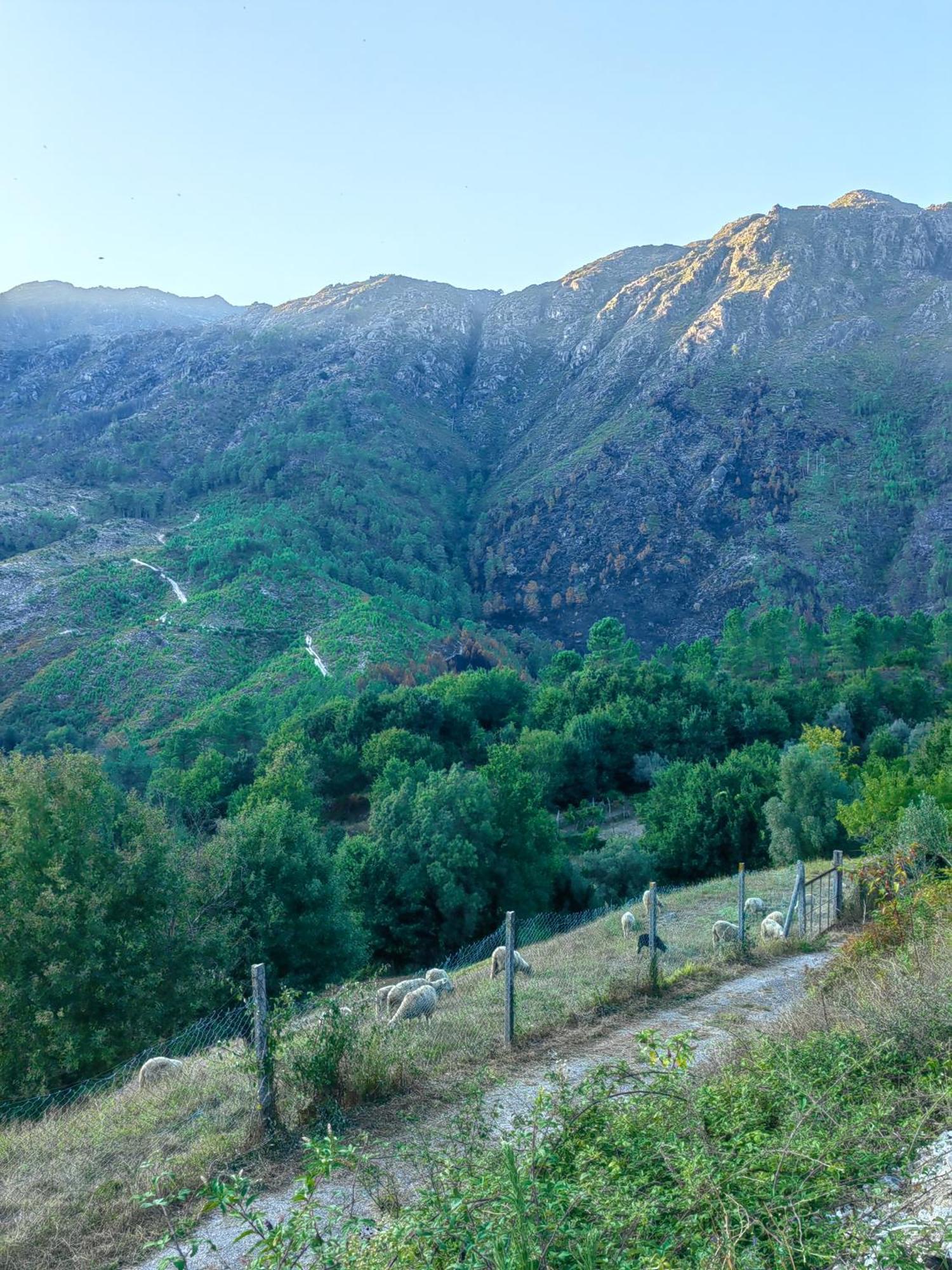 Vale Das 7Lagoas Geres Bagian luar foto