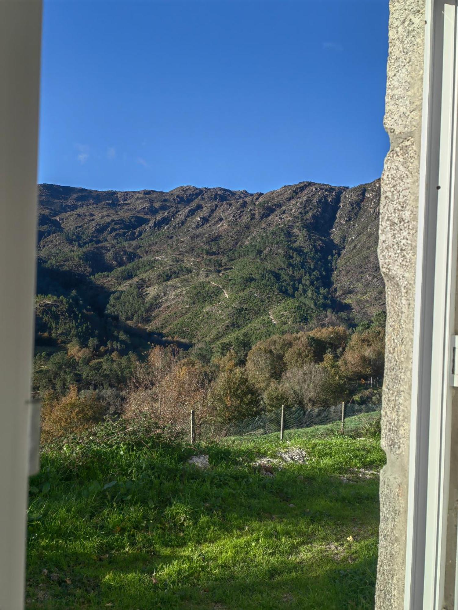Vale Das 7Lagoas Geres Bagian luar foto